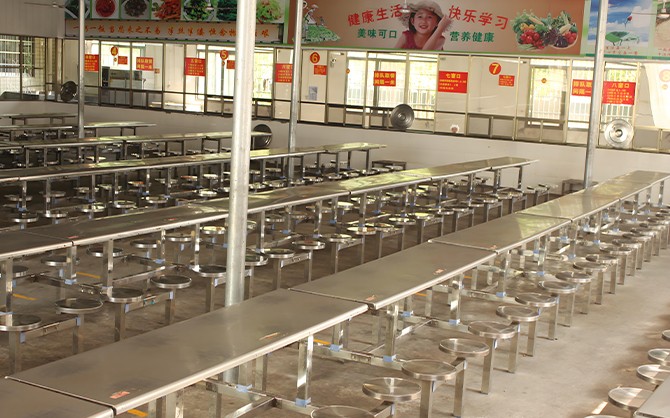 清蒙食堂承包工廠內(nèi)部餐廳環(huán)境圖片
