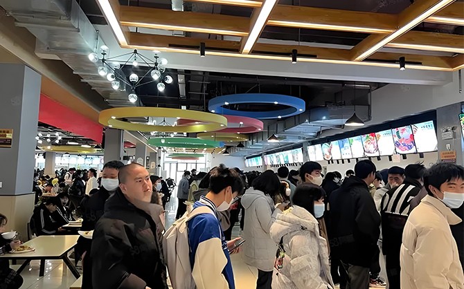 南安高校食堂就餐現(xiàn)場(chǎng)圖片