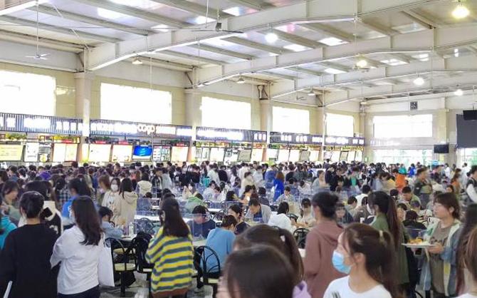 漳州食堂承包學校師生餐廳就餐現(xiàn)場圖片